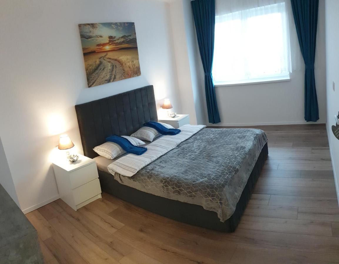 Iosia Apartment 203 Oradea Ngoại thất bức ảnh